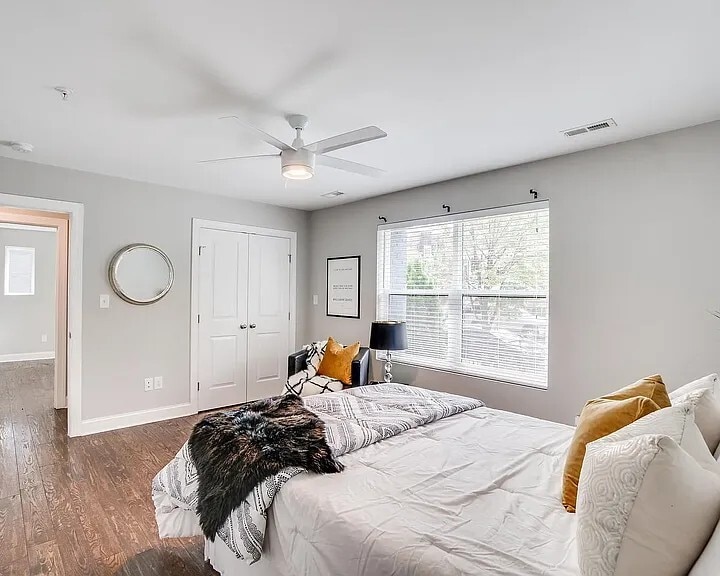 Building Photo - 1258 Holbrook Ter NE