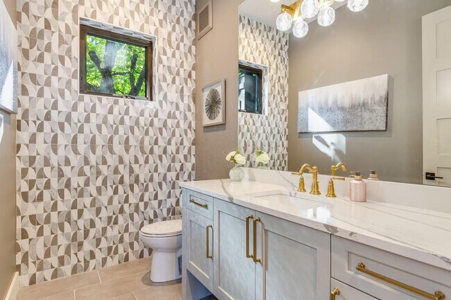 Building Photo - 115 110th Pl SE