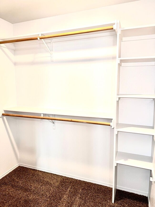 Building Photo - Adorable 2 bedroom 2 bathroom apartment wi...
