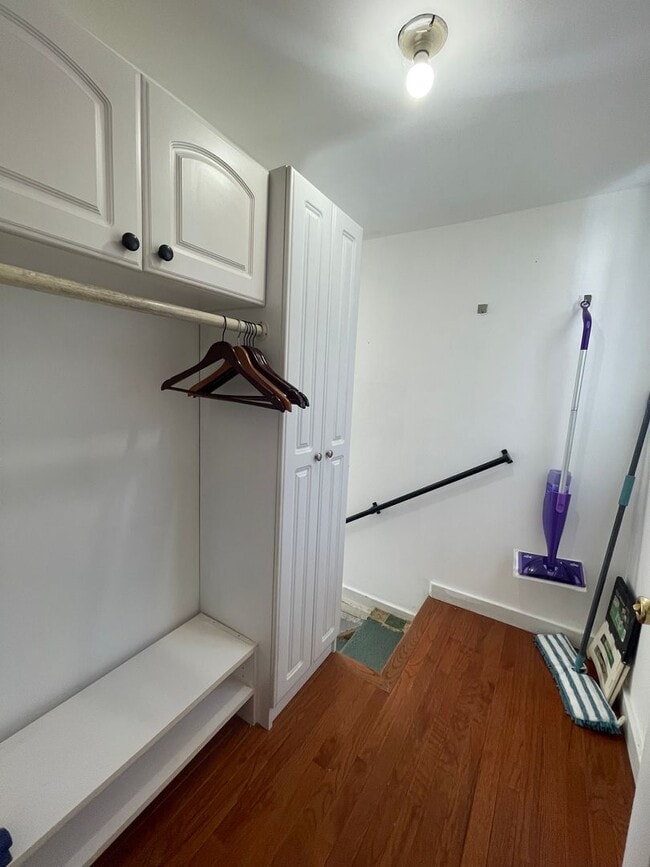 Building Photo - Bright & Updated 2-Bed Home in Dalton- $2450