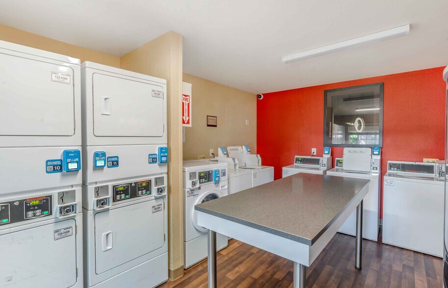 Building Photo - Furnished Studio-Portland - Beaverton