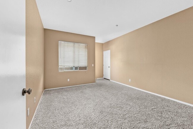 Building Photo - 3251 Dehesa Rd