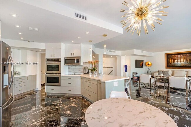 Building Photo - 20191 E Country Club Dr