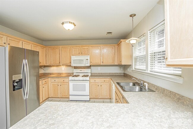 Building Photo - 8214 Braids Bend Ct