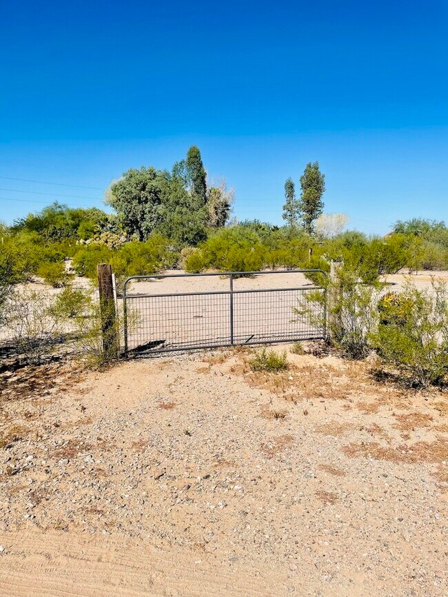 Building Photo - 17447 S Wilmot Rd