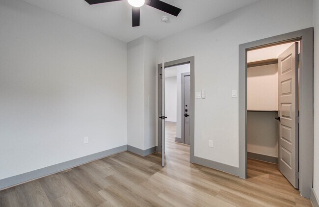 Building Photo - 1063 South Ln