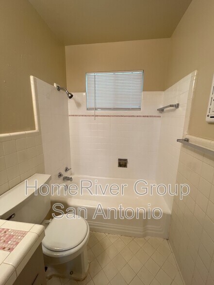 Building Photo - 234 Sunnyland Dr