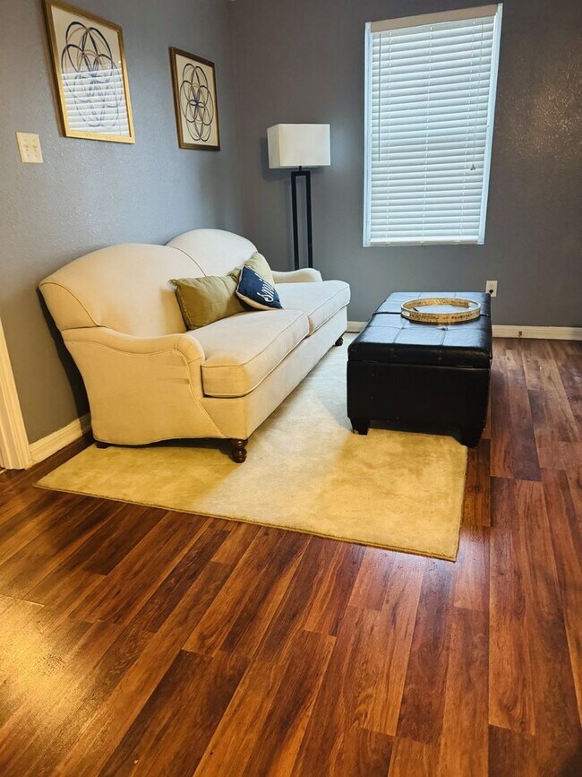 Building Photo - 429 Shadow Point