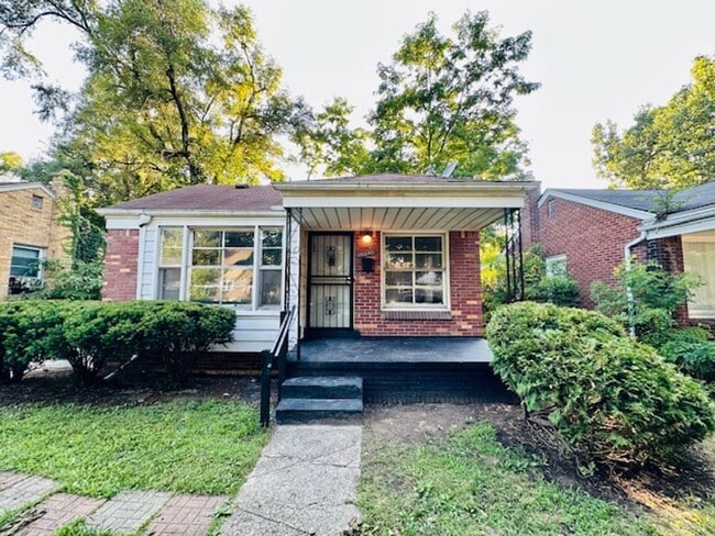 Primary Photo - 4 Bedroom 1 Bath Welcome Section 8