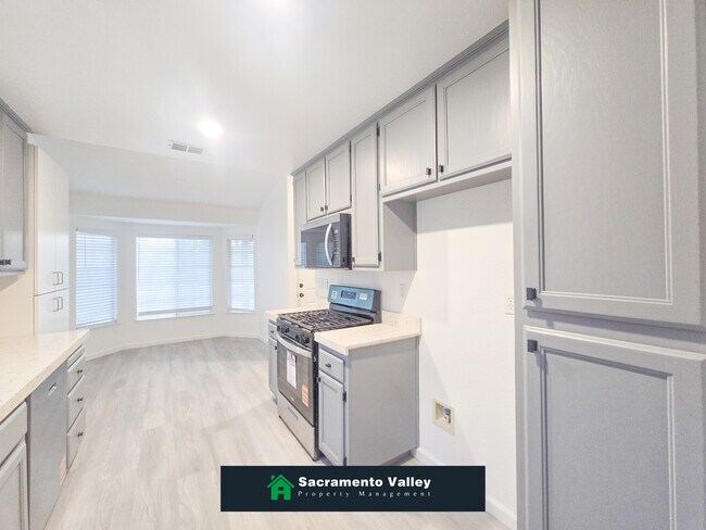 Building Photo - 6916 Shady Woods Way