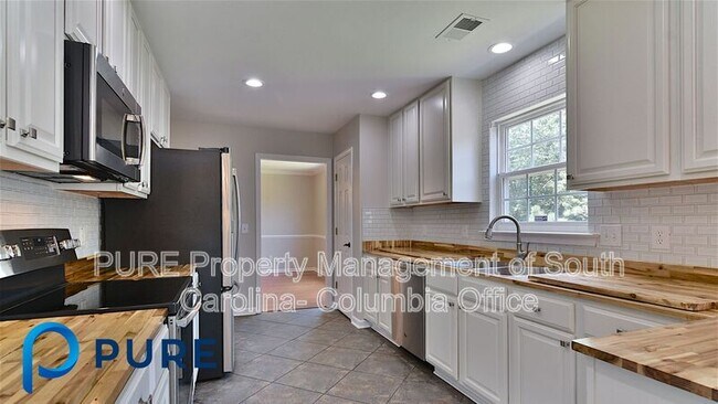Building Photo - 229 Kenmore Park Dr