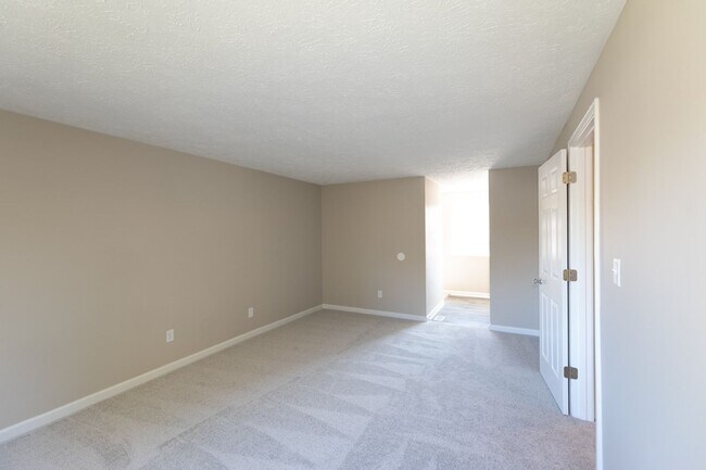 Building Photo - 4 bed 2.5 bath 2 story home with full deck located in Decatur Township