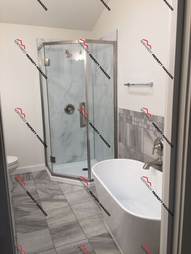 Building Photo - STATUS: * AVAILABLE * | R210A | $2095 + $2...