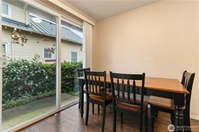 Building Photo - McKinley Duplex