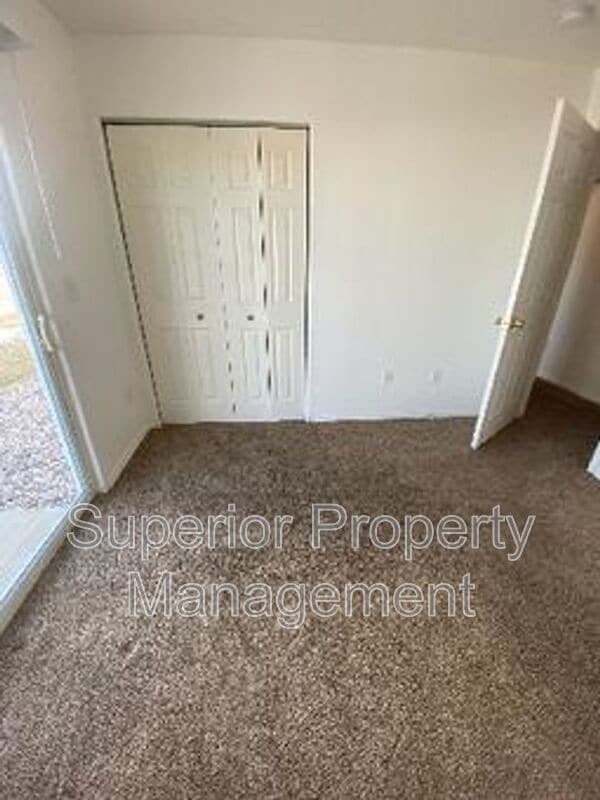 Building Photo - 623 W 2nd St