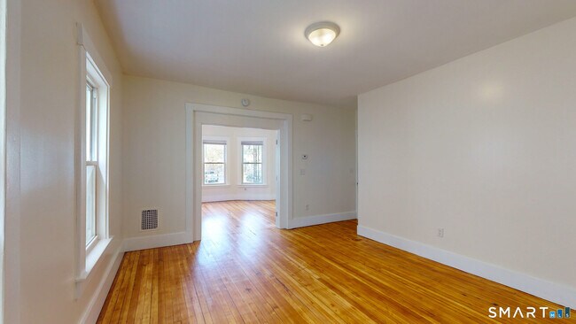 Building Photo - 679 Winchester Ave