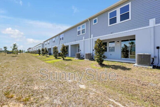 Building Photo - 2939 Maloof Dr