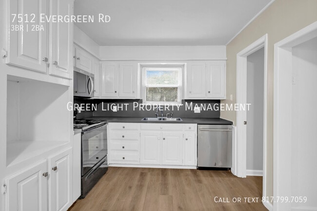 Building Photo - 7512 Evergreen Rd