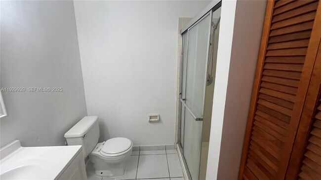 Building Photo - 851 NE 207th Ln