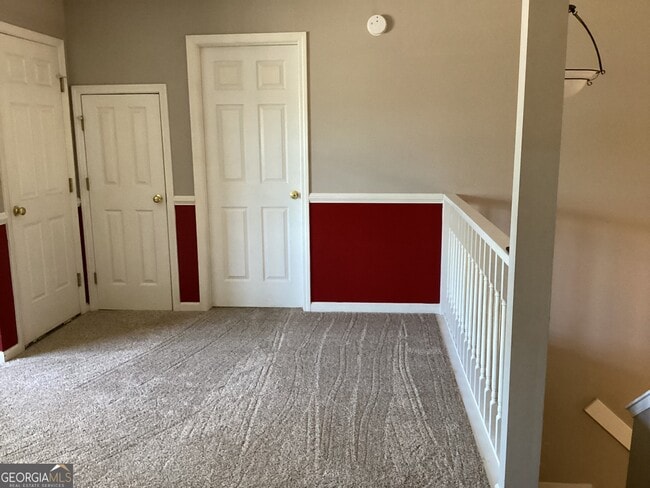 Building Photo - 365 Creekside Dr