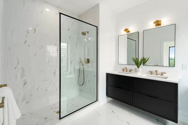 Building Photo - No Brokers Fee, One Month is Rent-Free, Pe...