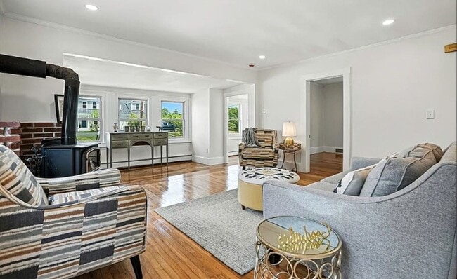 Building Photo - newly renovated 4 bdr farm house