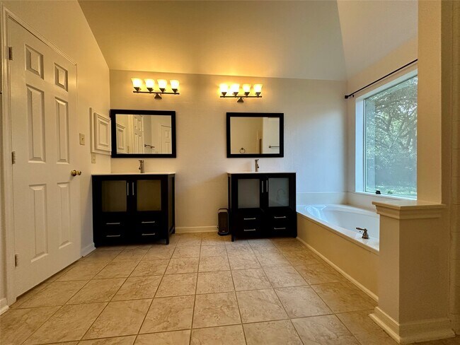 Building Photo - 1318 Cedar Terrace Ct