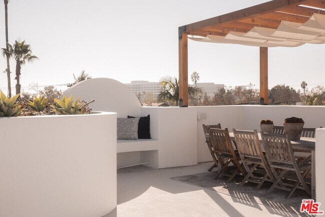 Building Photo - 6546 Colgate Ave