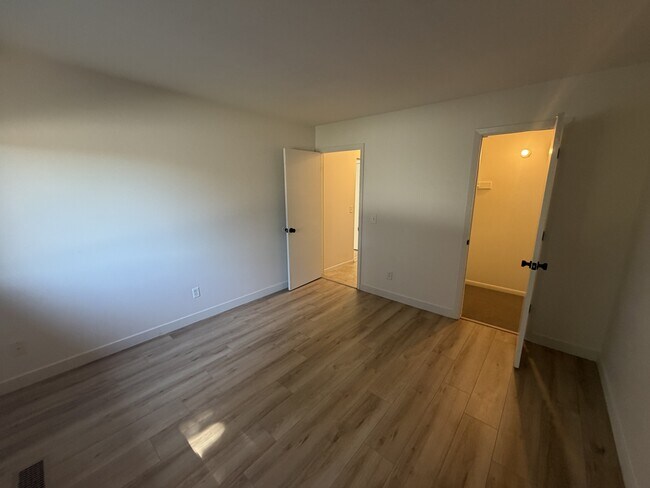 Building Photo - 2461 S Xanadu Way
