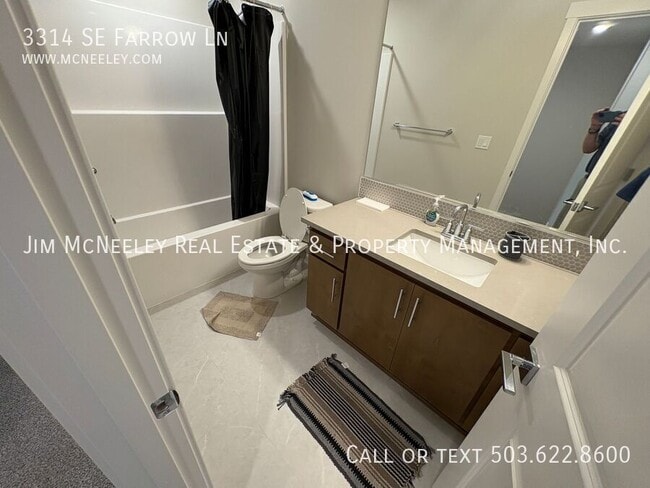 Building Photo - 3314 SE Farrow Ln