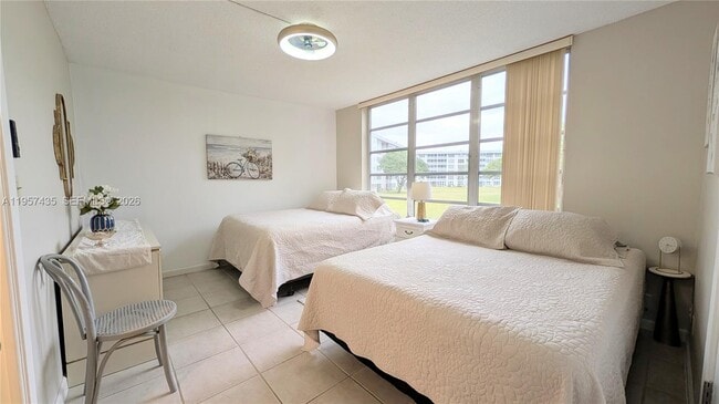 Building Photo - 3000 S Course Dr