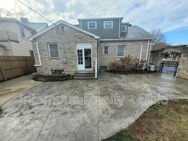Building Photo - 3128 Ellis Pl