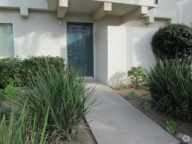 Building Photo - 246 Ellwood Beach Dr
