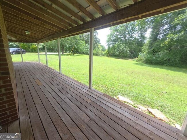 Building Photo - 220 Tuscarora Trail