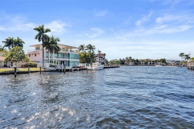 Building Photo - 2035 NE 31st Ave