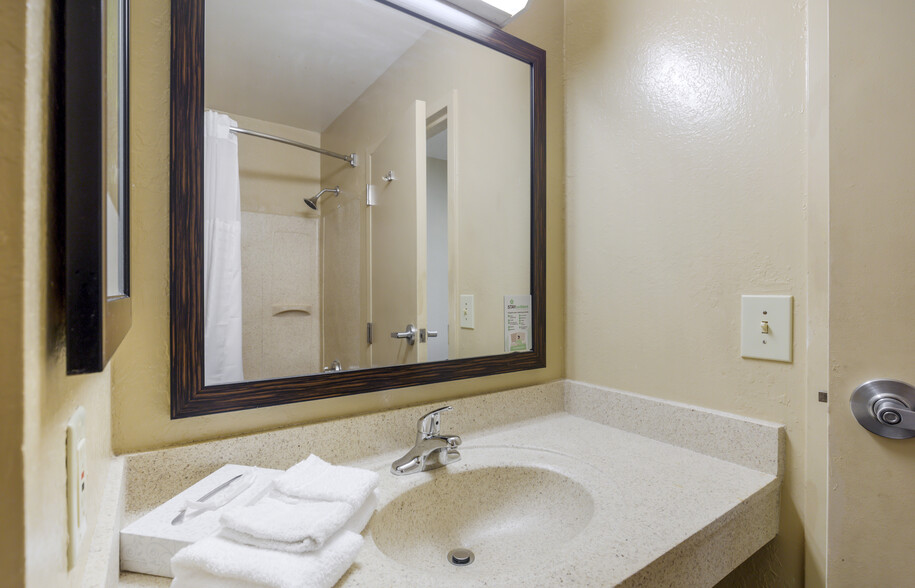 Building Photo - Furnished Studio-Fayetteville - Owen Dr.