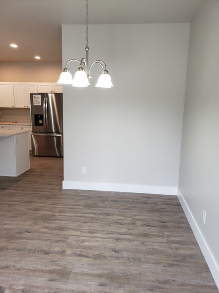 Building Photo - 165 Fairway Blvd