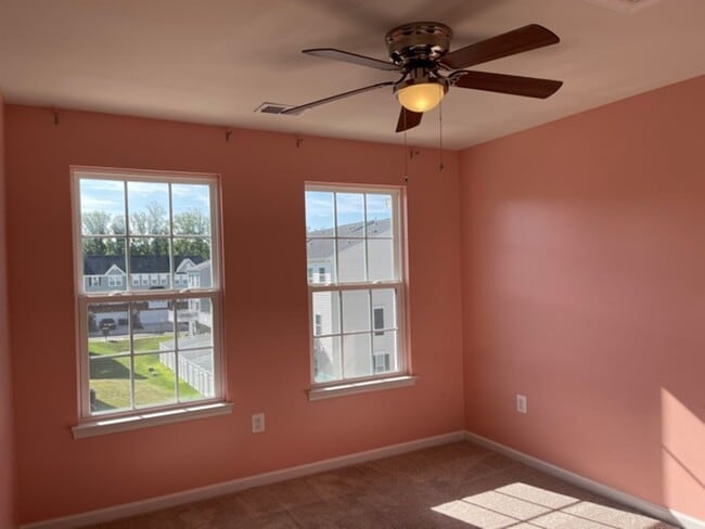 Building Photo - 314 Landing Dr