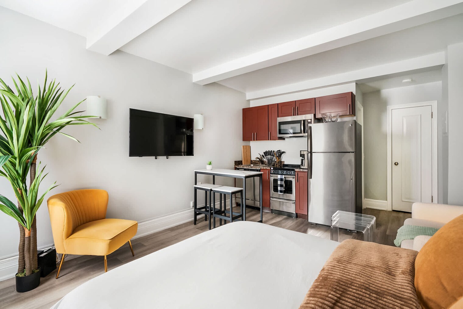 Building Photo - 240 W 73rd St