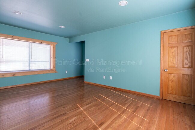 Building Photo - 421 N Emporia Ave