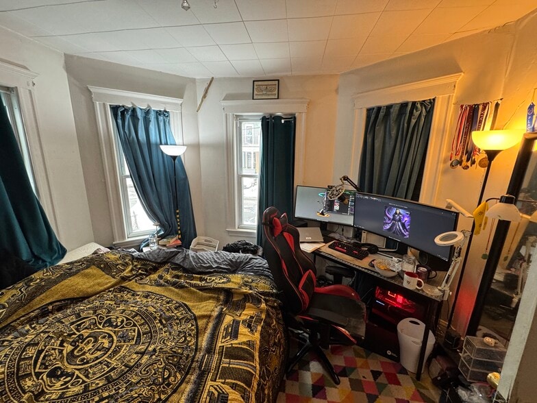 Building Photo - 11 Burnham St