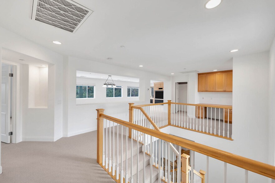 Upstairs - 12215 Delante Ct