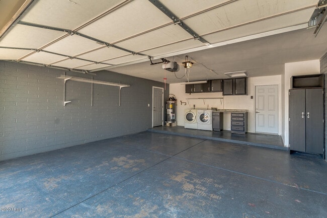 Building Photo - 1115 W Barrow Dr