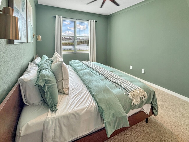 Building Photo - 5989 SE Sky Blue Cir