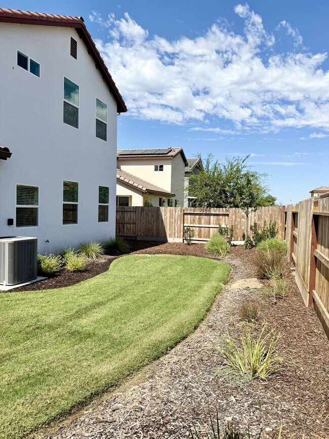 Building Photo - 1473 Concord Way