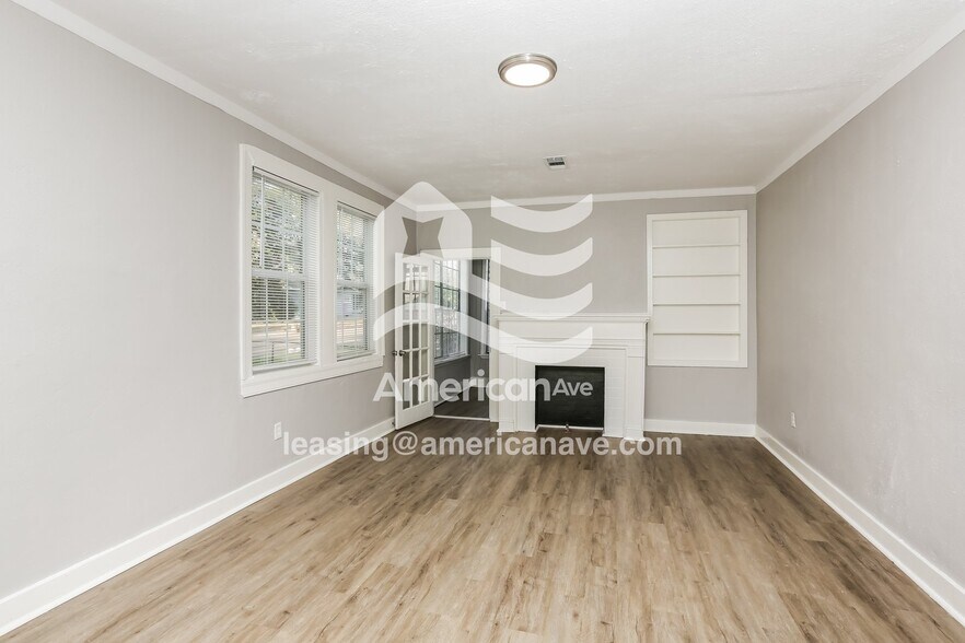 Building Photo - 353 E Ridgeway St