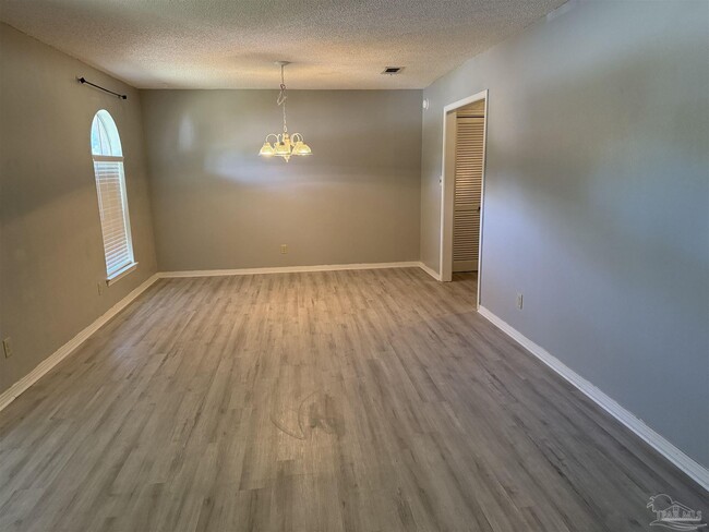 Building Photo - 5725 Leesway Blvd