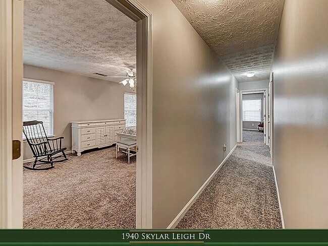 Building Photo - 1940 Skylar Leigh Dr