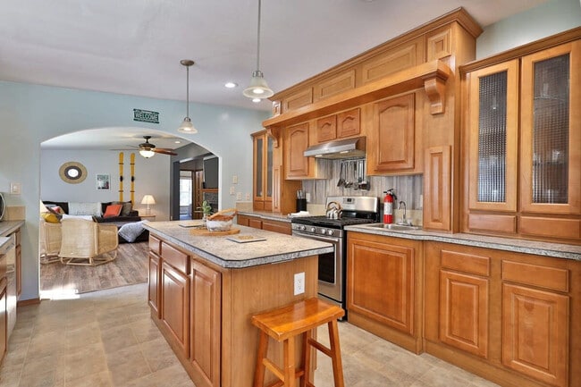 Building Photo - 90 Blueberry Hill Rd