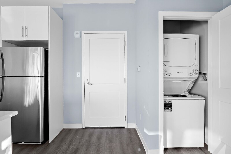 Building Photo - 1055 Main St